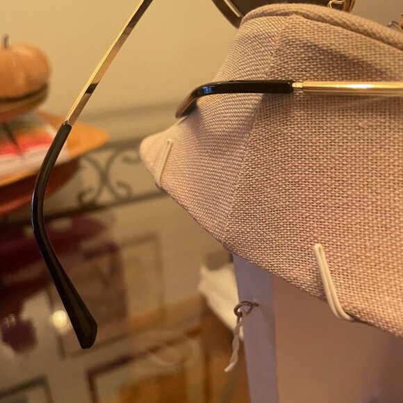 Isla Undercover Sunglasses - Picture 5 of 5